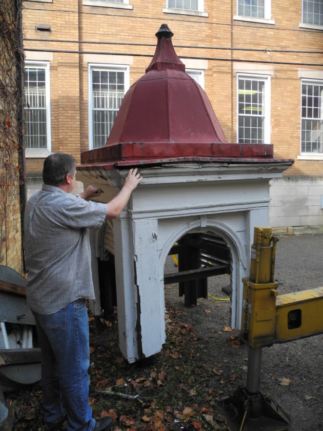 Clock tower removed at Wellsburg City Hall News, Sports, Jobs The